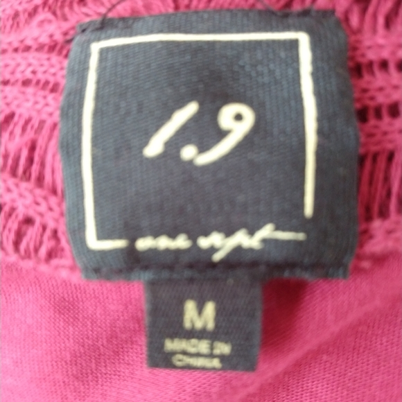 1.9 Cowl neck Plum Knit top. EUC. Size Medium. - Picture 6 of 7